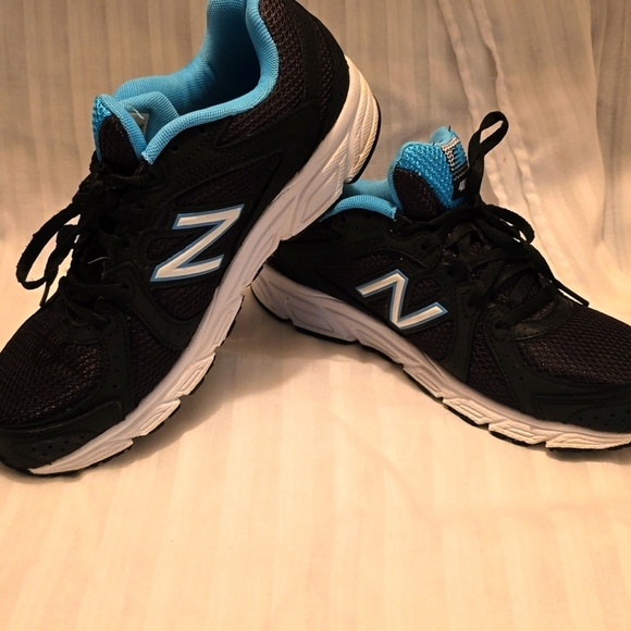 New Balance Shoes - New Balance Black And Blue Running Shoe 401 7.5